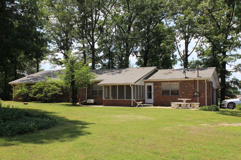 533 Frontier Rd, Sweetwater, TN 37874