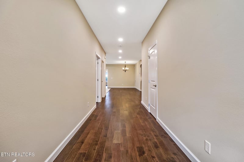 533 Holly Tree Dr, Crossville, TN 38555