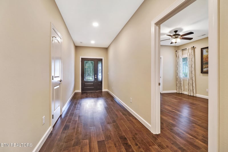 533 Holly Tree Dr, Crossville, TN 38555