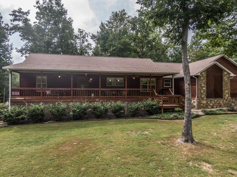 533 T Rd, Monterey, TN 38574
