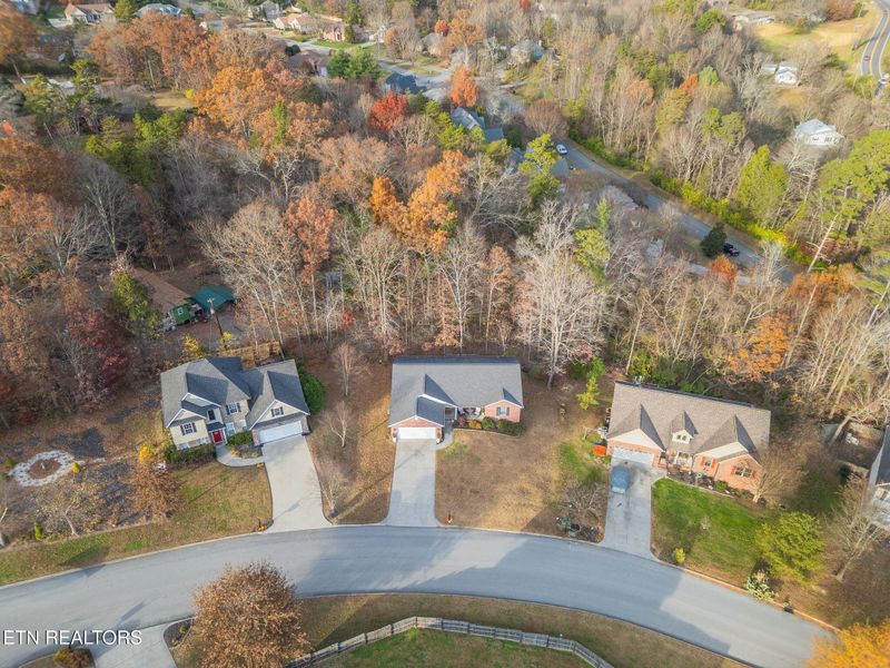 5330 Calvert Ln, Knoxville, TN 37918
