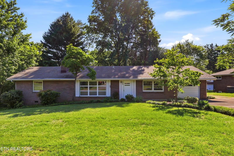 5330 NE Lavesta Rd, Knoxville, TN 37918