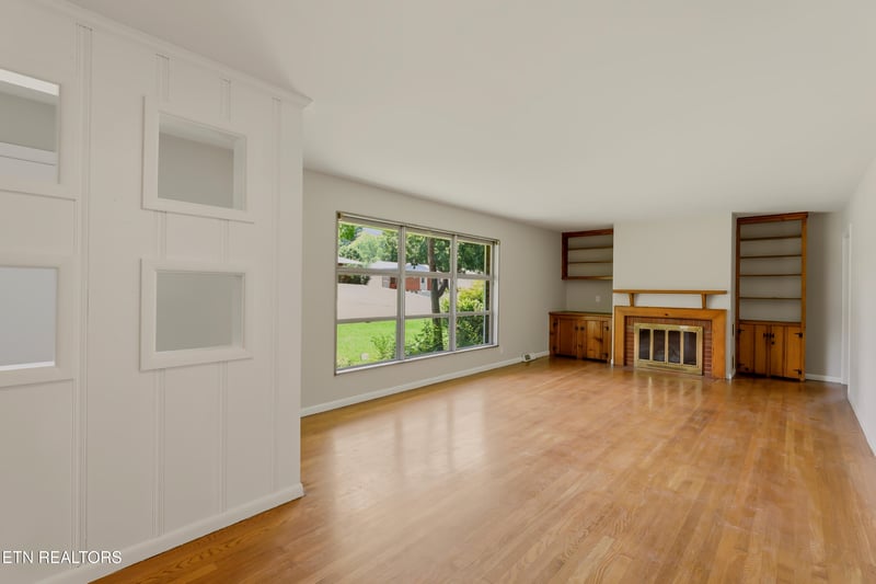 5330 NE Lavesta Rd, Knoxville, TN 37918