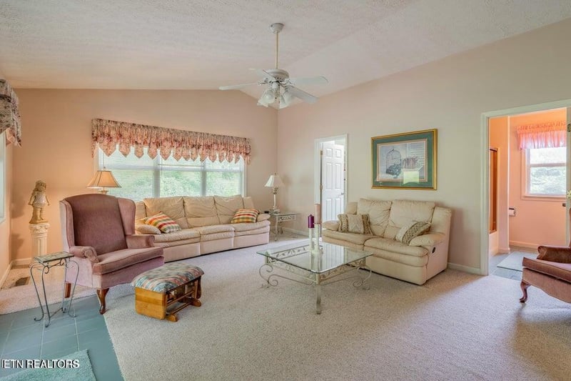 5334 Morgan Co Hwy, Lancing, TN 37770