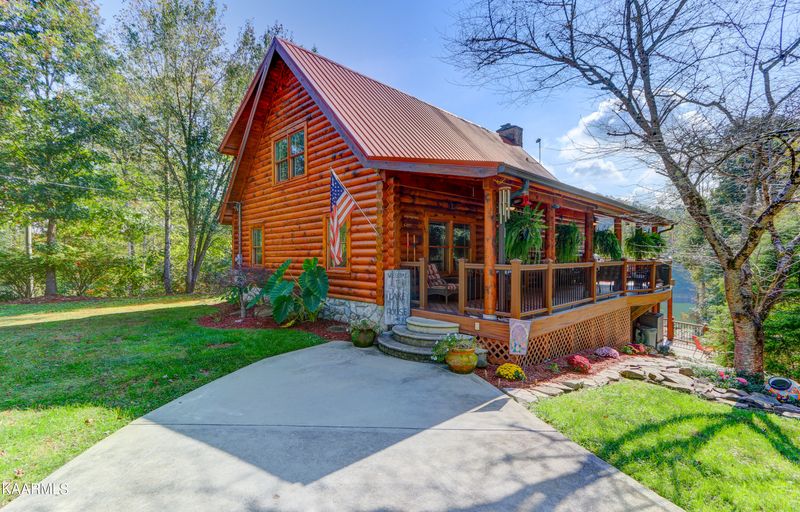 534 Black Fox Harbor Rd, Washburn, TN 37888