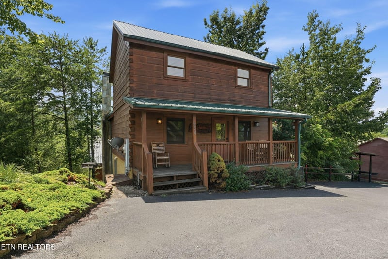 534 Chickasaw Gap Way, Pigeon Forge, TN 37863