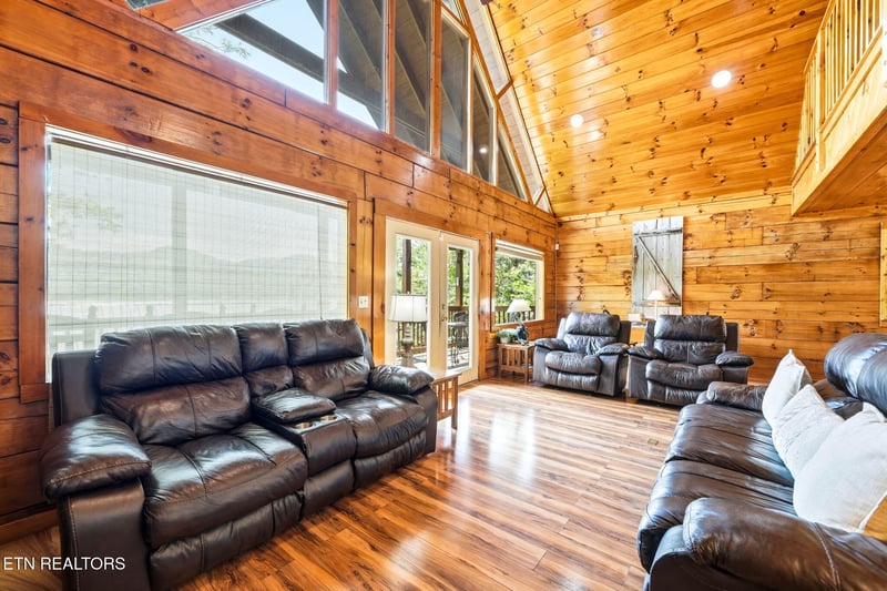 534 Chickasaw Gap Way, Pigeon Forge, TN 37863
