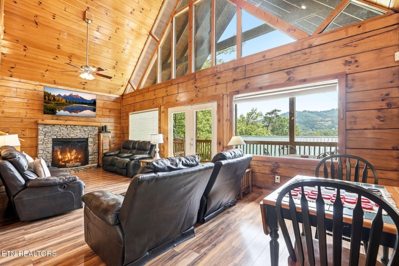 534 Chickasaw Gap Way, Pigeon Forge, TN 37863