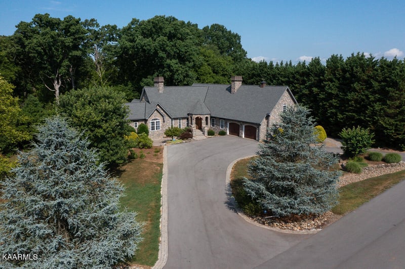 535 Creole Dr, Maryville, TN 37801