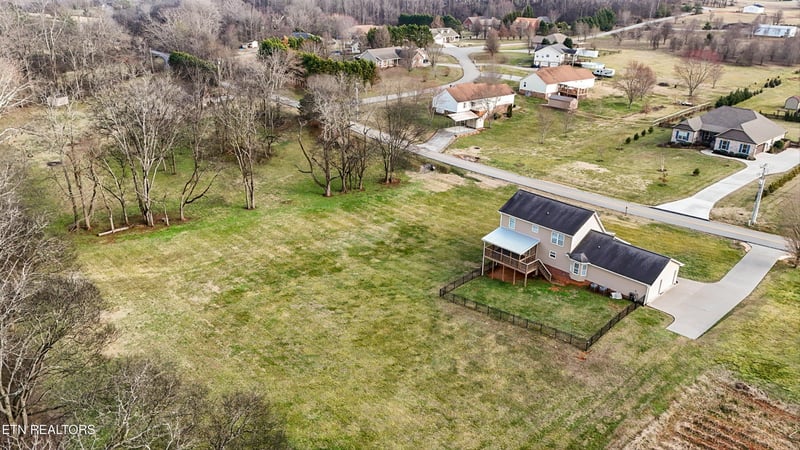535 Doc Norton Rd, Walland, TN 37886