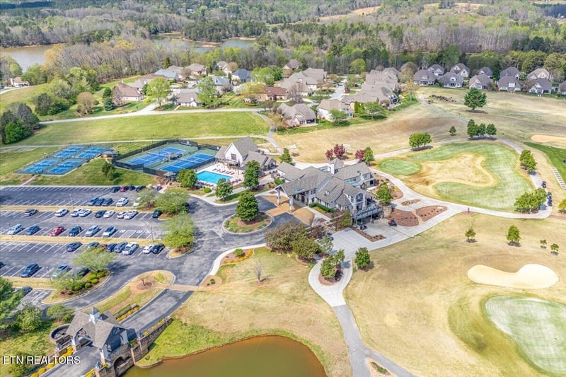 535 Rarity Bay Pkwy #D301, Vonore, TN 37885