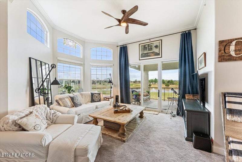 535 Rarity Bay Pkwy #D301, Vonore, TN 37885