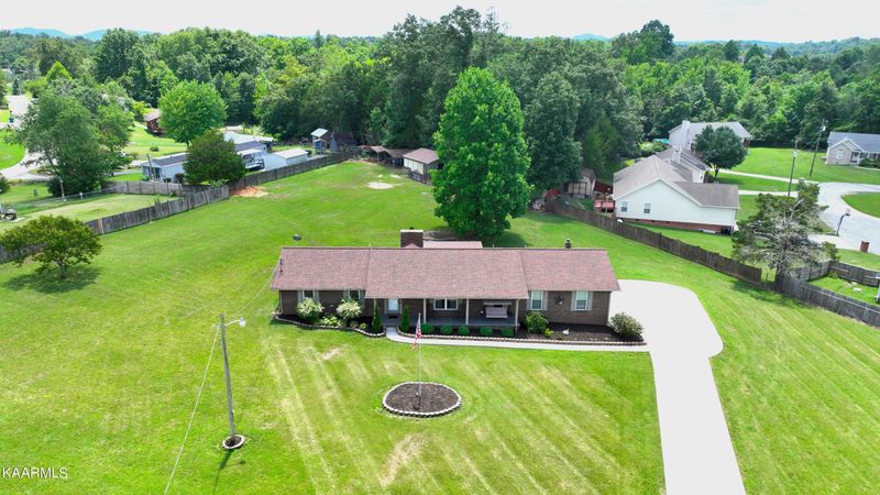535 Stowers Dr, Corryton, TN 37721