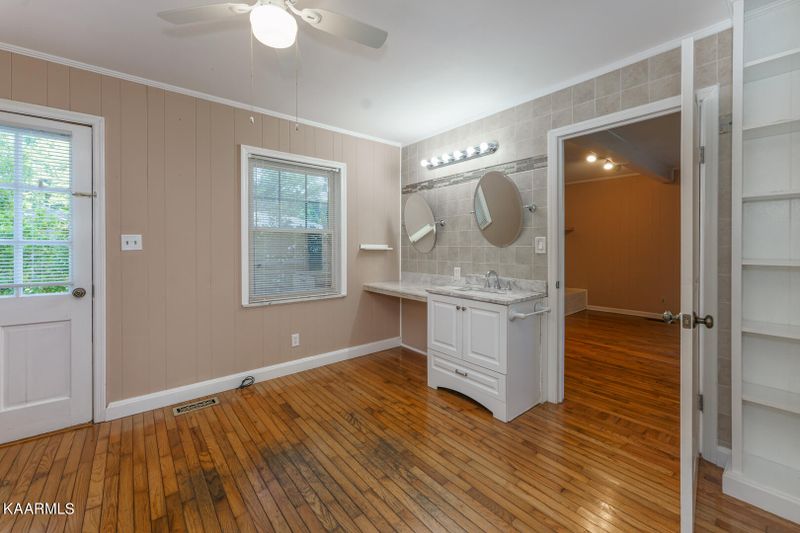 5350 Brooksview Rd, Lenoir City, TN 37772