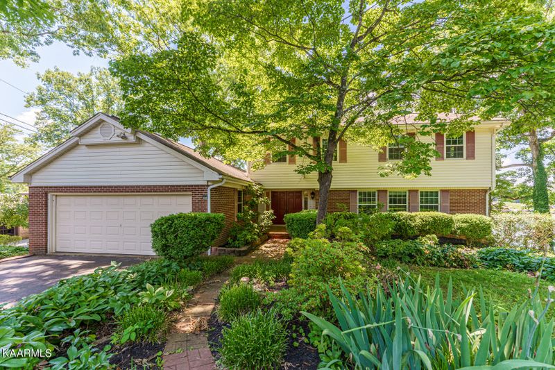 5350 Brooksview Rd, Lenoir City, TN 37772