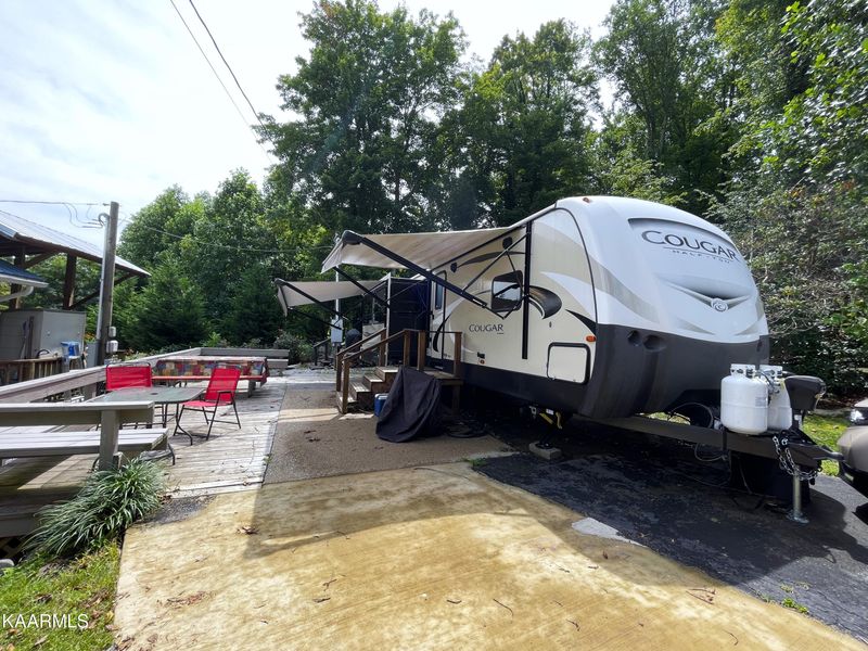 5355 E Pkwy Pkwy, Cosby, TN 37722