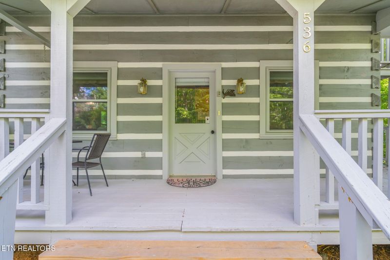 536 Deer Path Ln, Gatlinburg, TN 37738