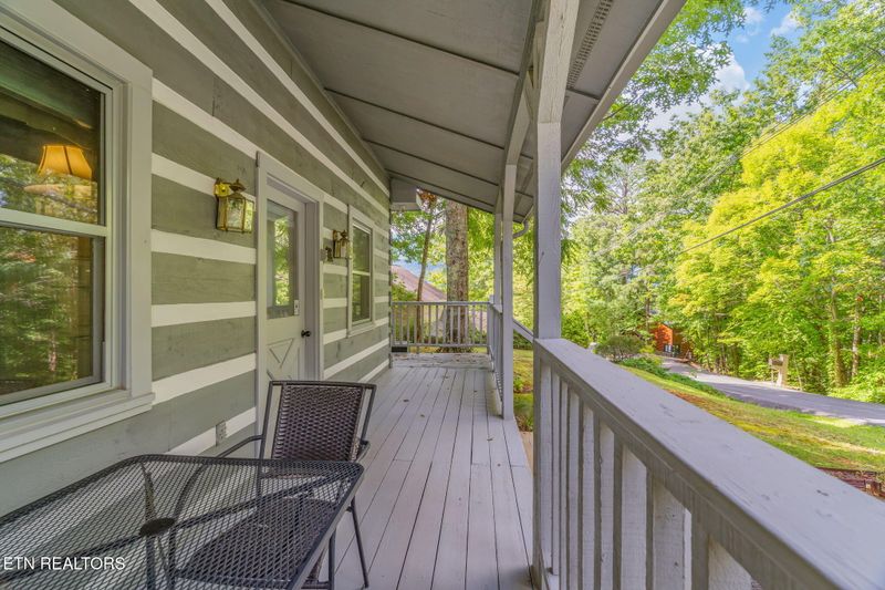 536 Deer Path Ln, Gatlinburg, TN 37738