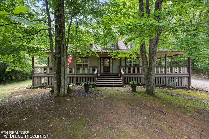 536 E Norris Point Rd, Lafollette, TN 37766