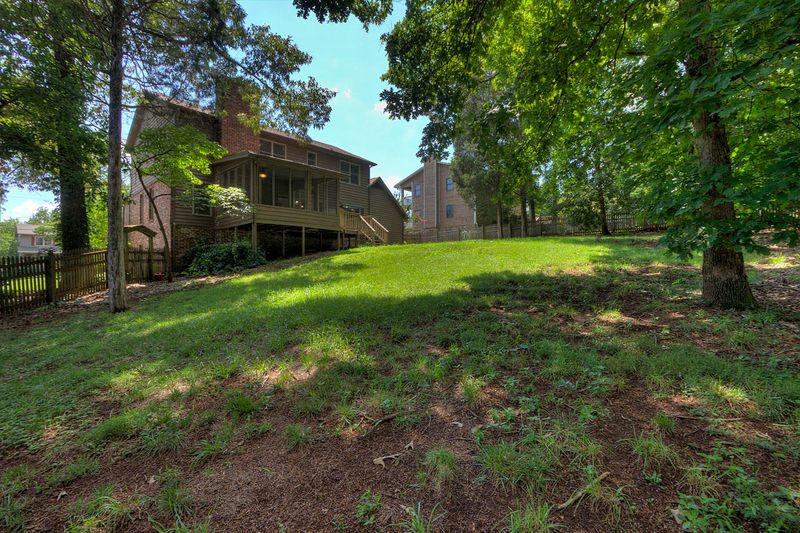 536 Hickory Woods Rd, Knoxville, TN 37934