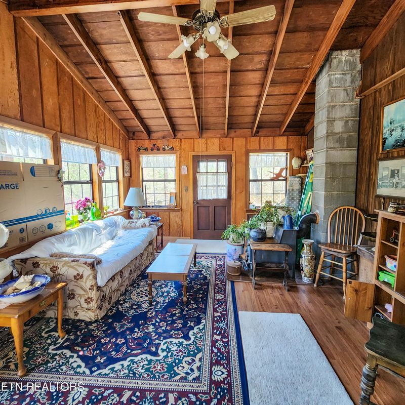 536 Hubbs Grove Rd, Maynardville, TN 37807