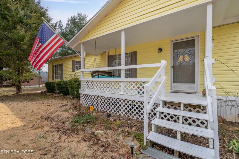 536 Pine Ridge Dr, Harriman, TN 37748