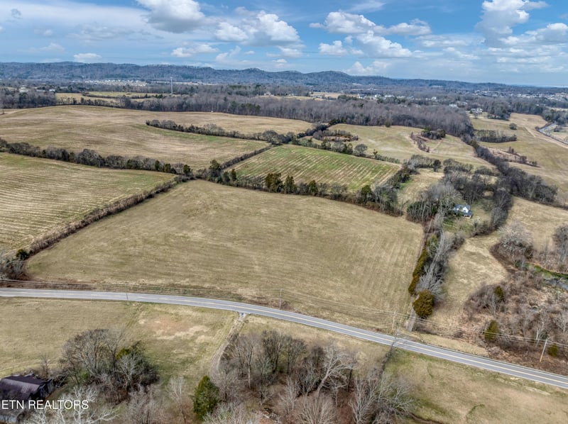 5365 Sevierville Rd #61 Acres, Maryville, TN 37804