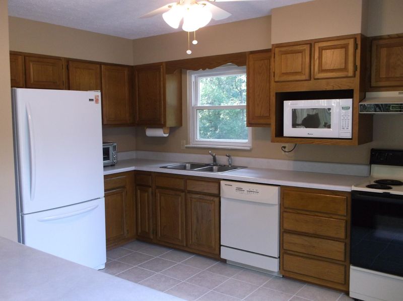 537 Calvin St, Kingston, TN 37763