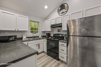 537 Johnson Ln #1, Gatlinburg, TN 37738