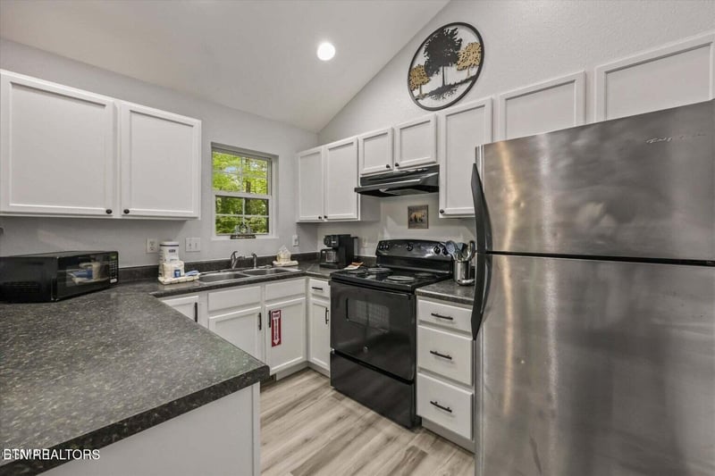 537 Johnson Ln #1, Gatlinburg, TN 37738