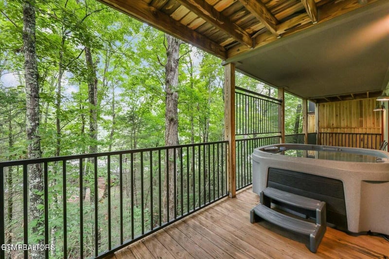 537 Johnson Ln #1, Gatlinburg, TN 37738
