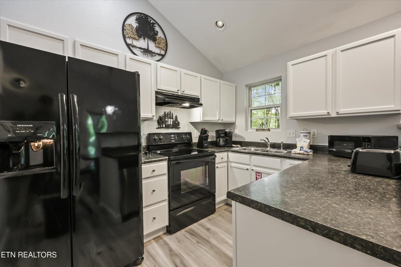 537 Johnson Ln #2, Gatlinburg, TN 37738
