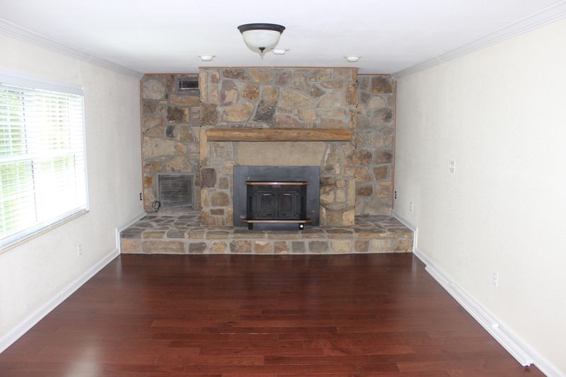 537 Reba Ln, Gatlinburg, TN 37738