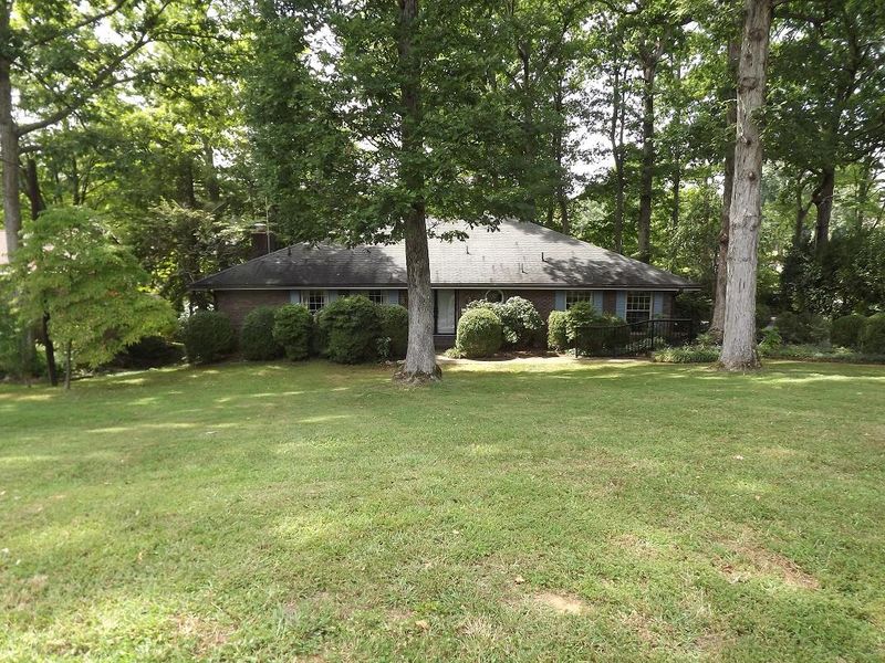 5370 Brooksview Rd, Lenoir City, TN 37772