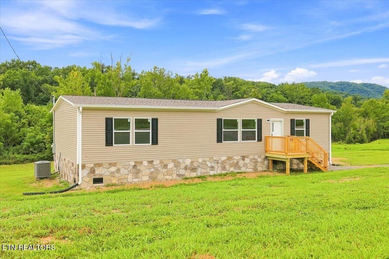 5370 Rutledge Pike, Rutledge, TN 37861