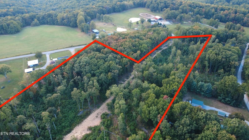 5377 Newton Rd, Crossville, TN 38572