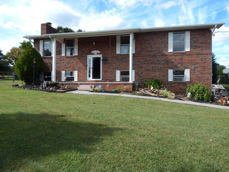 538 Devon St, Seymour, TN 37865
