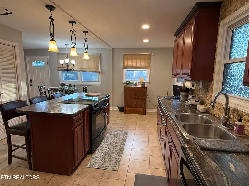 538 Henderson St, Maryville, TN 37804