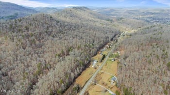 538 Old Lake City Hwy, Rocky Top, TN 37769