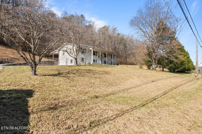 538 Old Lake City Hwy, Rocky Top, TN 37769