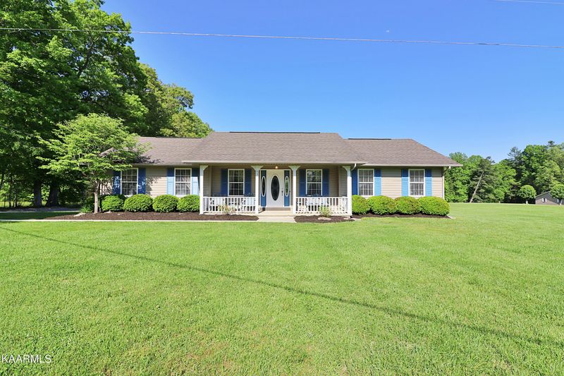 539 Cooper Lake Rd, Oneida, TN 37841