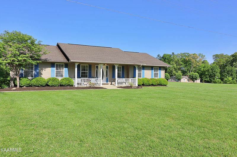 539 Cooper Lake Rd, Oneida, TN 37841