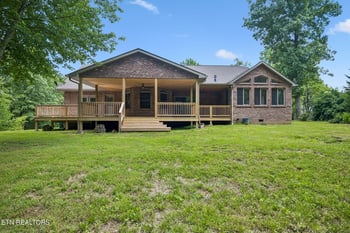 54 Fairway Ct, Crossville, TN 38571