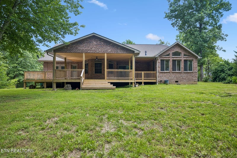 54 Fairway Ct, Crossville, TN 38571