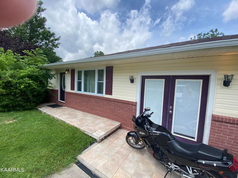 54 Meadowview Ln, Crossville, TN 38555