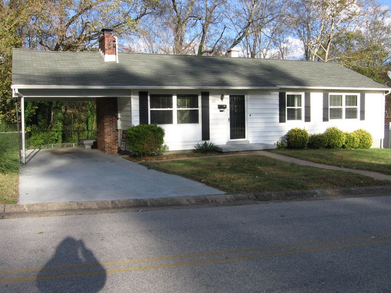 54 Outer Dr, Oak Ridge, TN 37830