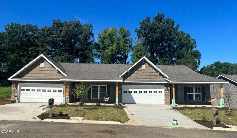 540 Henderson Rd #10, Pigeon Forge, TN 37863