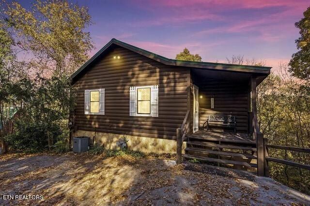 540 Hideaway Ridge Cir, Sevierville, TN 37862