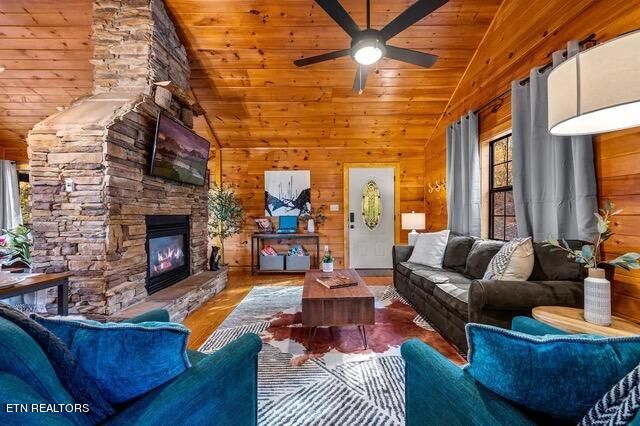 540 Hideaway Ridge Cir, Sevierville, TN 37862