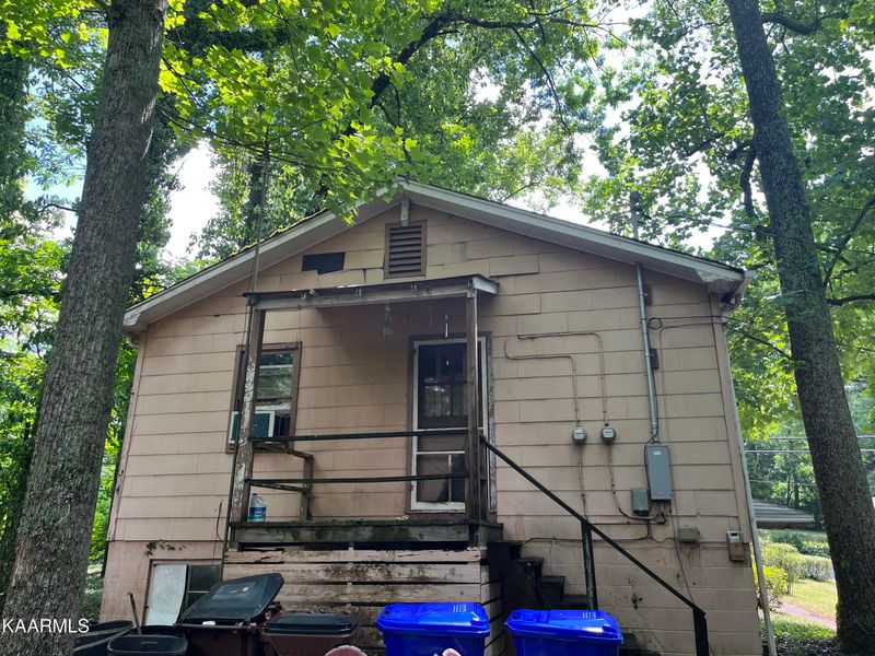 540 W West Outer Dr, Oak Ridge, TN 37830